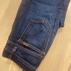 Joes Jeans skinny jeans. Dark blue, slight faded style.